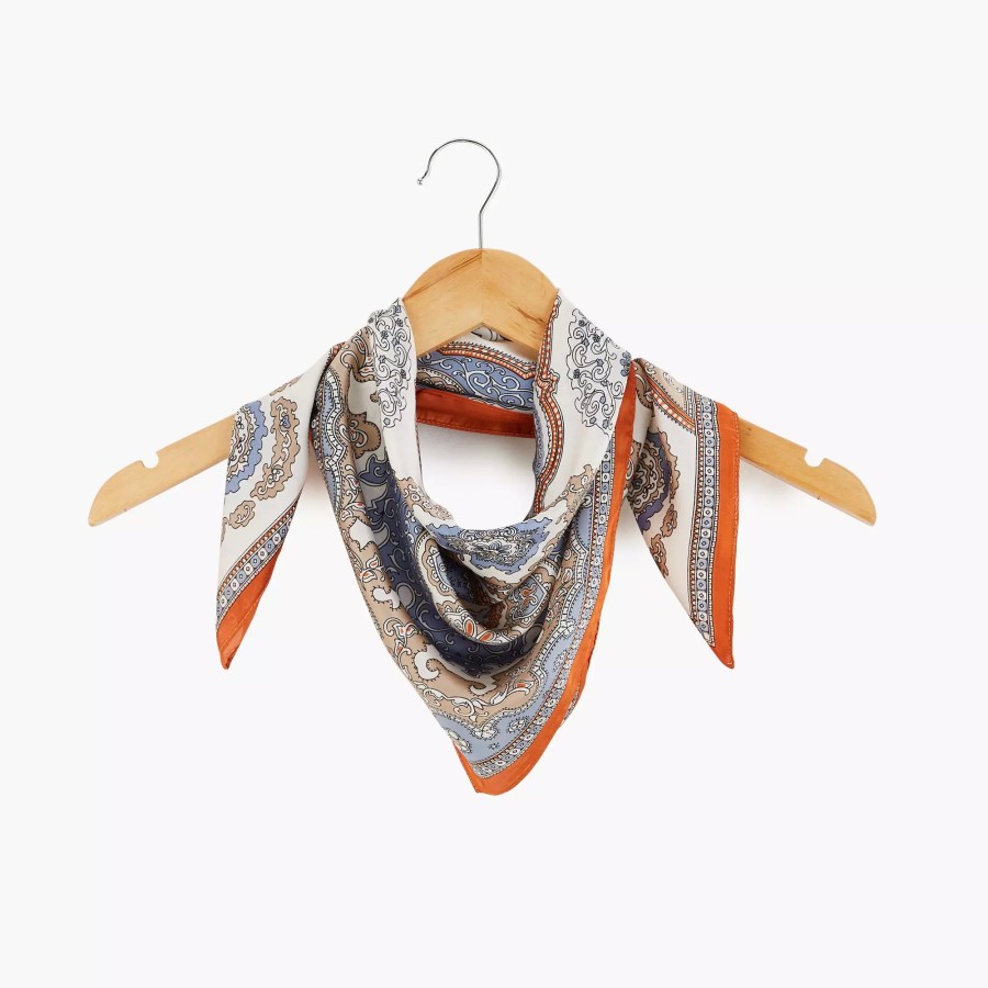 Clearance Foulard Carre Motif Ornement Avec Effet Satin Foulards